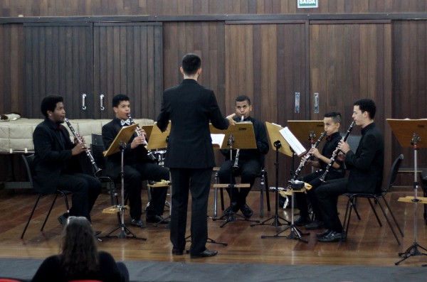 Alma realiza concerto pedagógico de clarinetes