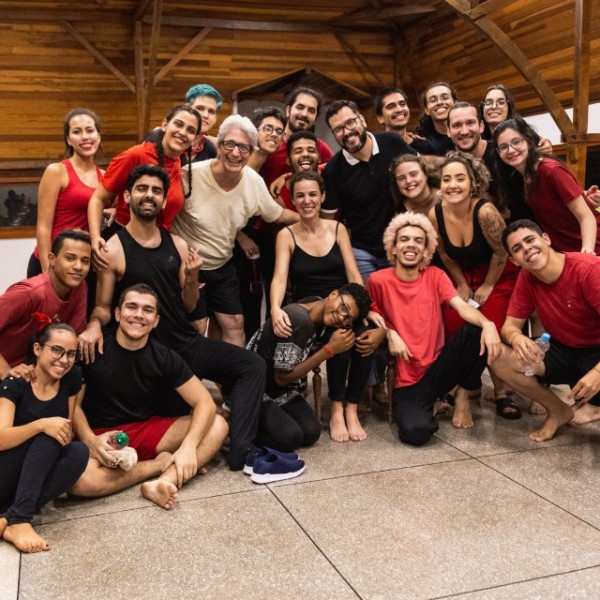 Núcleo de teatro da Alma estreia documentário