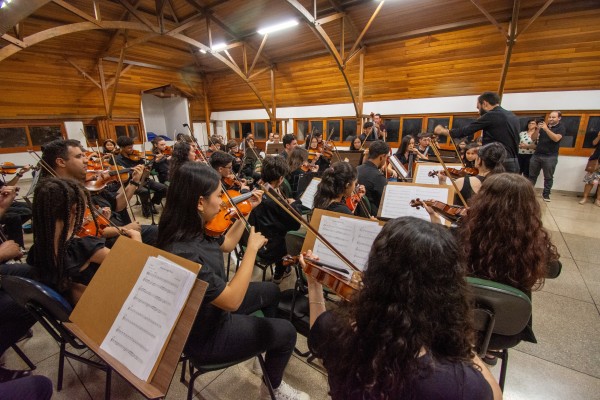 Unindo Orquestra e Banda Sinfônica, Academia Livre de Música e Artes de Ribeirão Preto abre agenda de concertos da temporada 2025